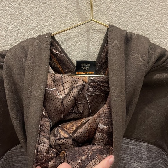 Realtree Performance Logo Hoodie Size 2XL - Picture 4 of 6